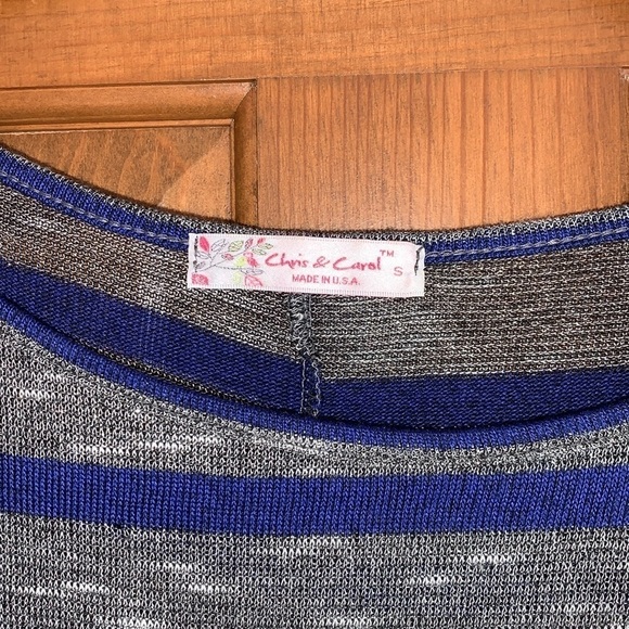 5/$20 BUNDLE 🎈 Lightweight silver and blue shapely knit blouse box 13 - Picture 3 of 8